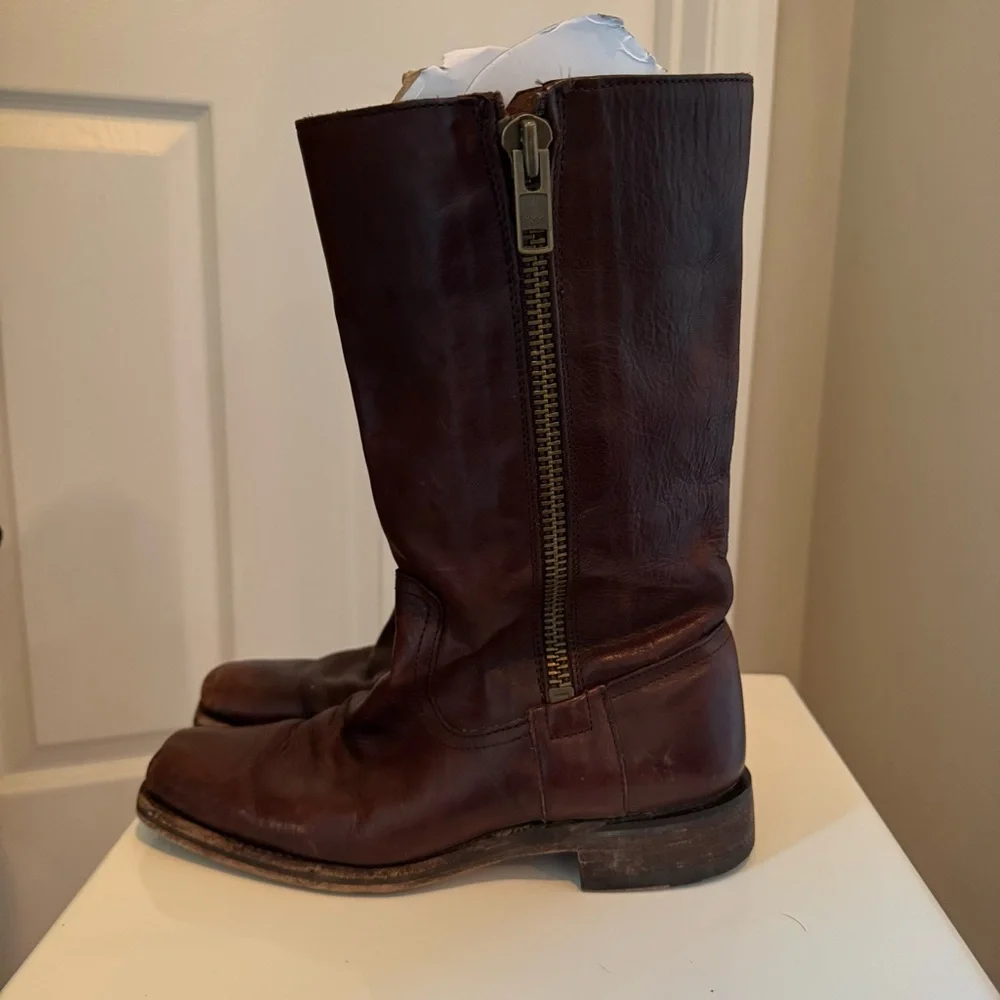Frye Heath women's leather boots in maple or brown. Size 7.5 - Picture 3 of 11